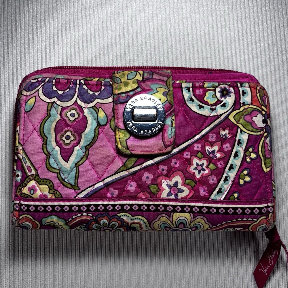 Vera Bradley --Pink‎ Swirls Turn Lock Wallet  Floral Zipper Closure